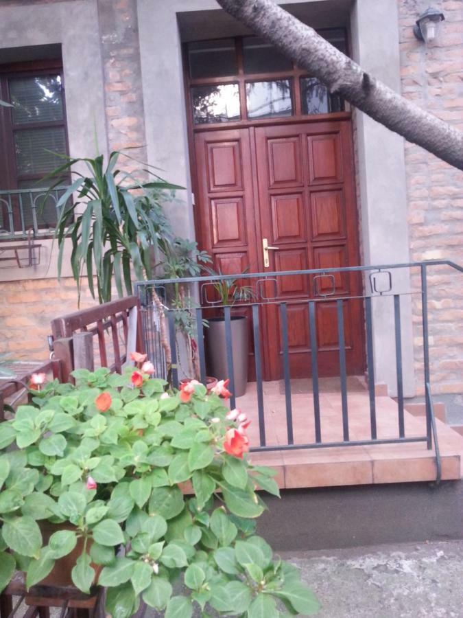 Studio Hram 2 Belgrad Exteriör bild